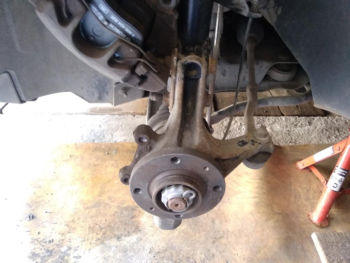 Пежо 3008 2012 года передняя подвеска