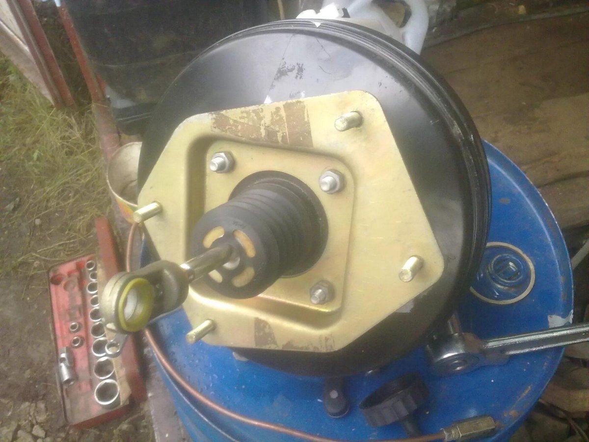 Вакуумный усилитель тормозов ГАЗ 2217