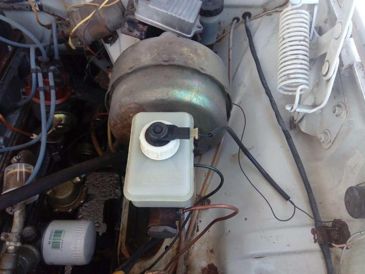 Тормозной бачок ГАЗ 3110