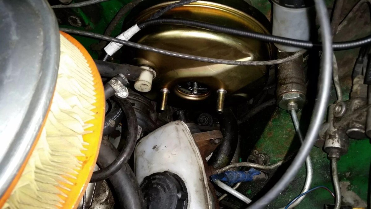 Вакуумный усилитель Москвич 2140