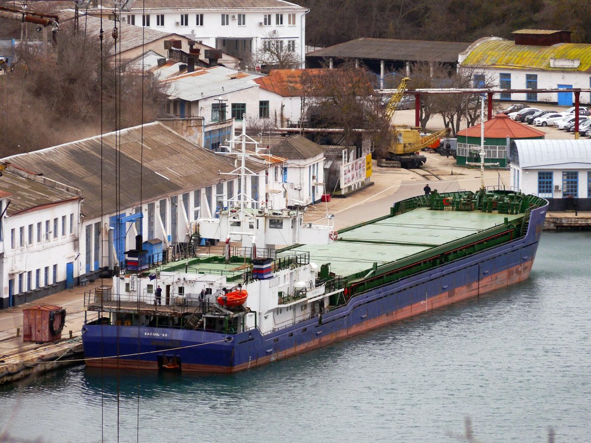 NEWZENBERG судно