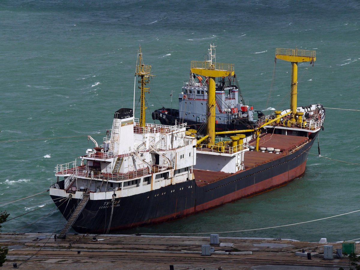 Средний морской сухогрузный транспорт проекта 572