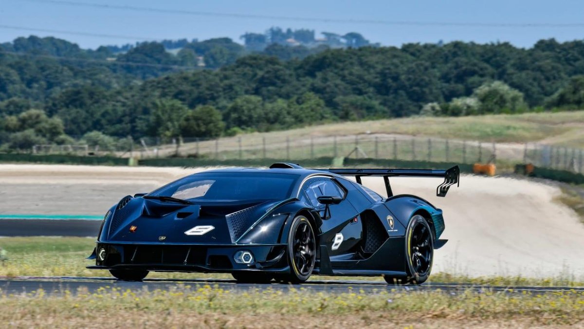 Ламборджини Essenza