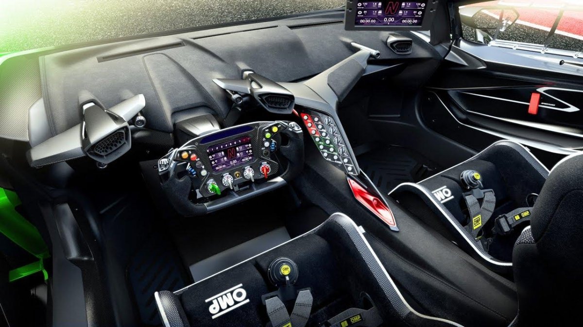 Ламборгини Эссенца scv12