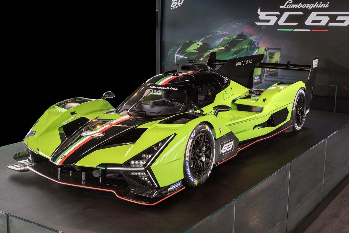 Ламборгини ревуелто