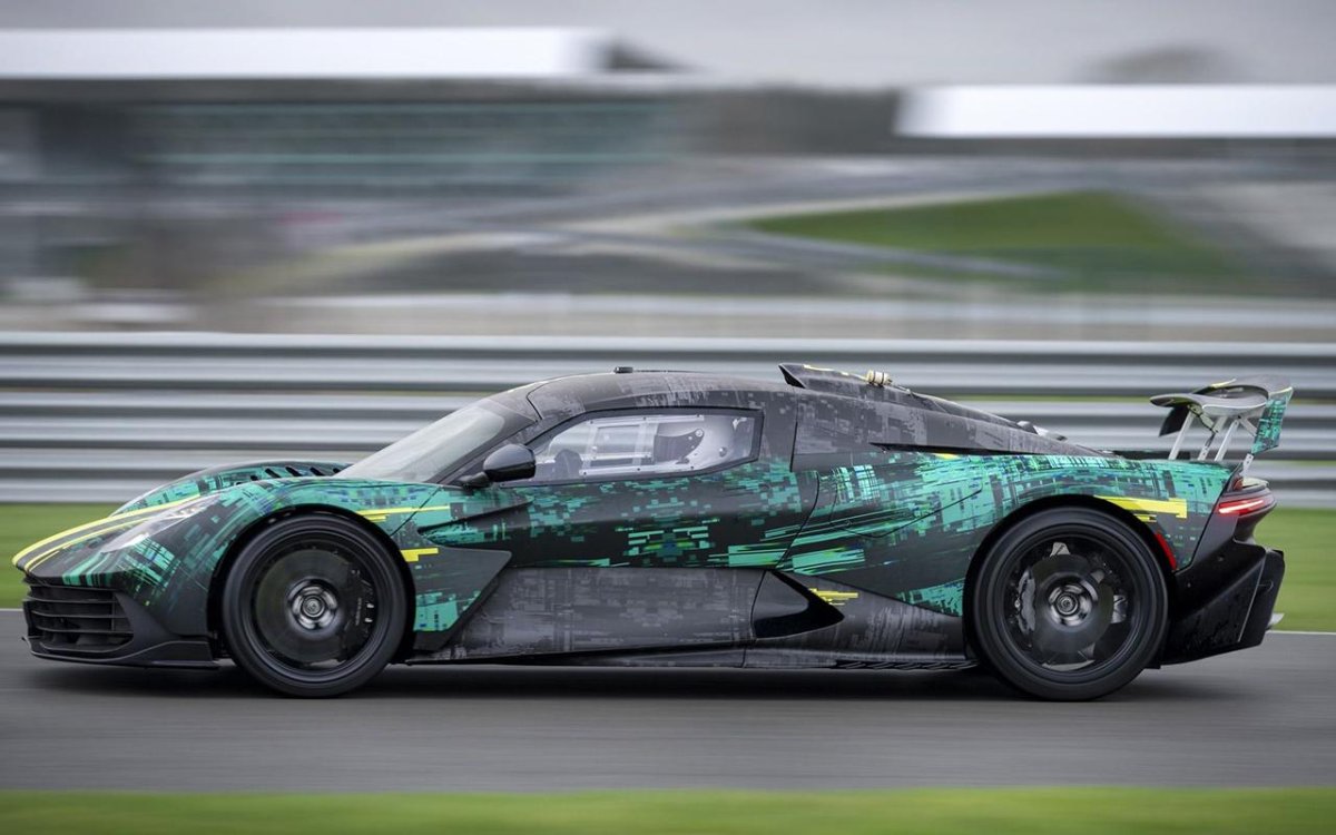 Астон Мартин Вальгалла