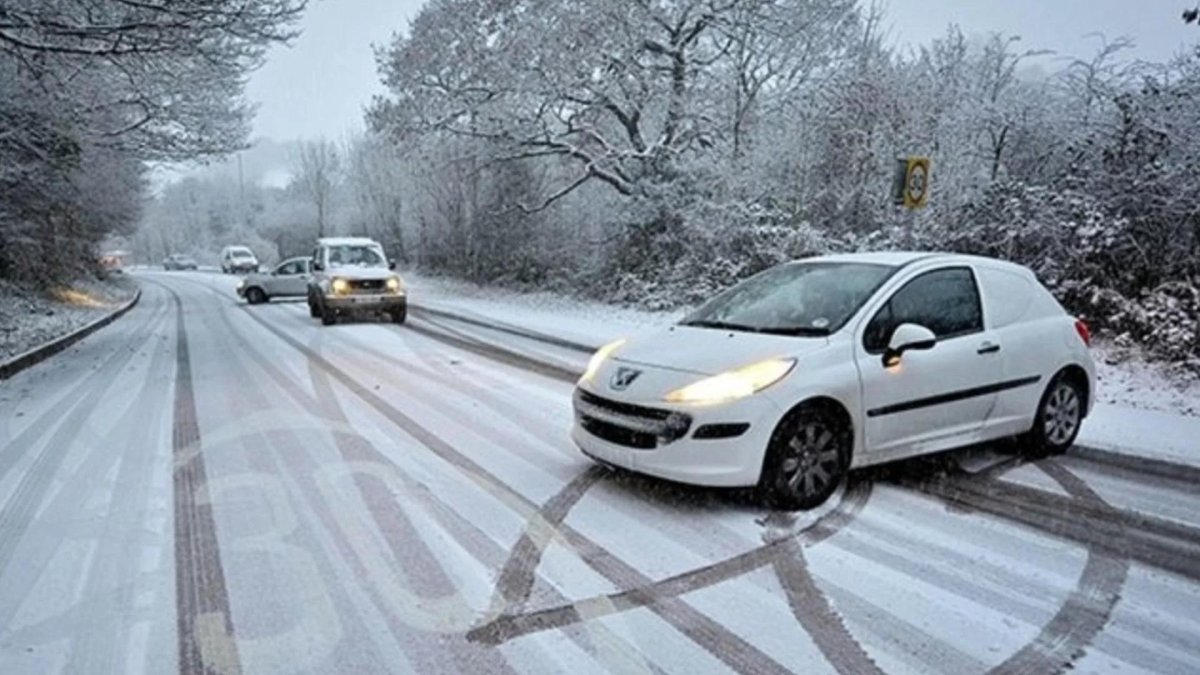 Занос автомобиля зимой