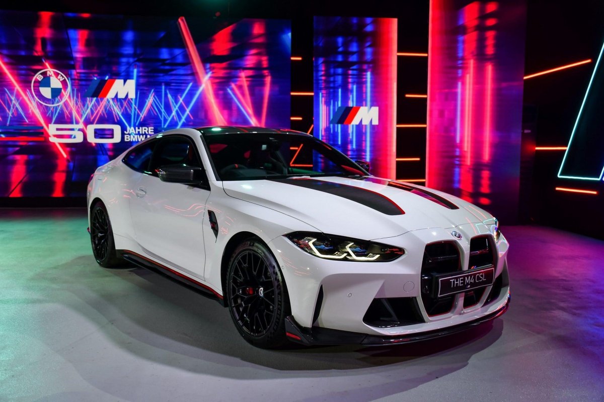 БМВ м4 CSL 2022