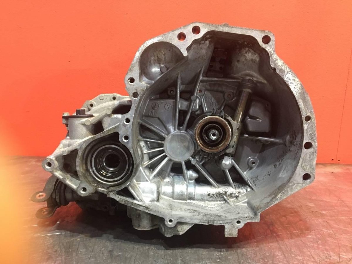 320104m506 МКПП Ниссан