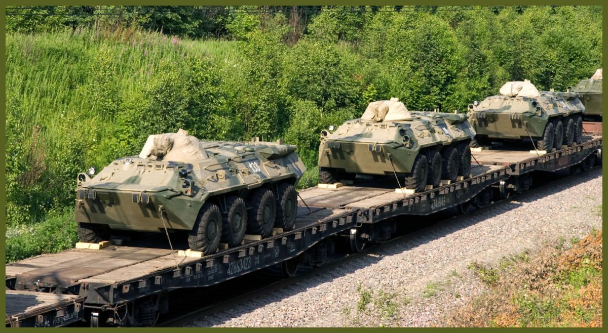 Погрузка БТР 80 на ЖД платформу