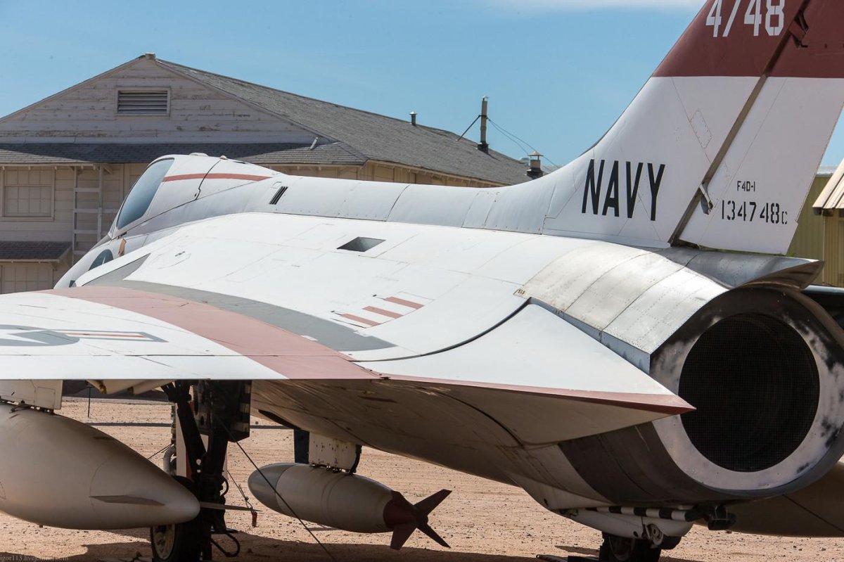 Douglas f4d-1 SKYRAY