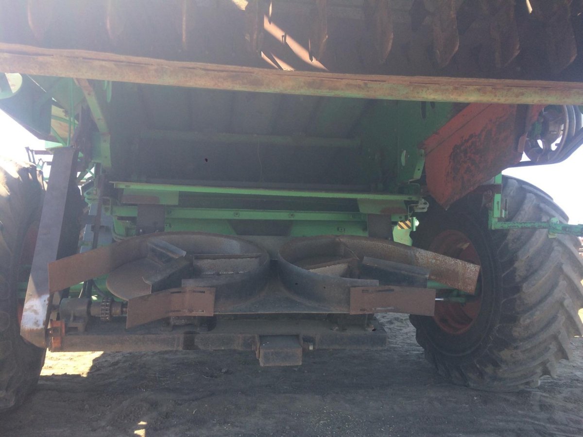 Половоразбрасыватель для комбайна Дон 1500б