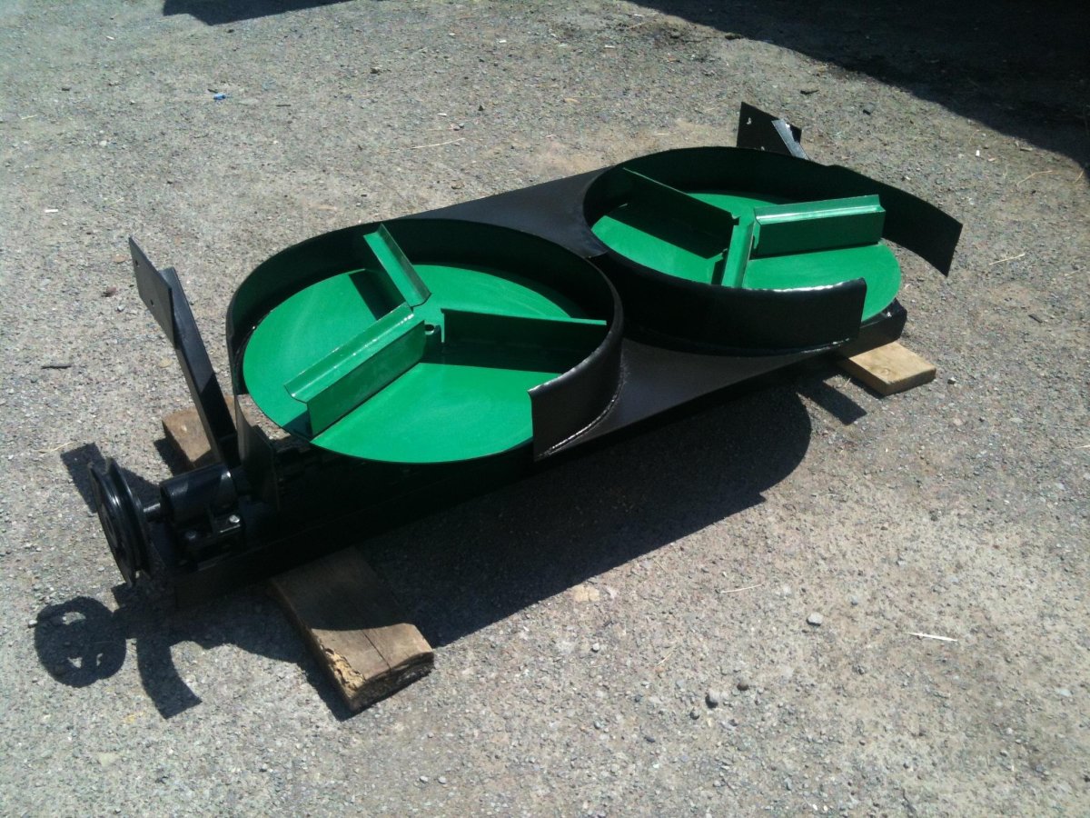 Половоразбрасыватель для комбайна Дон 1500б