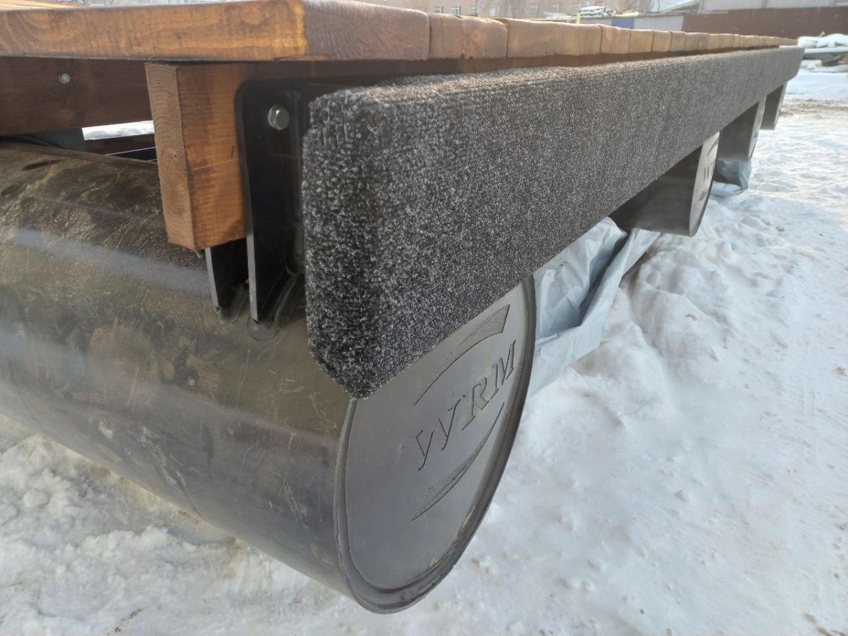 Привальный брус для причала