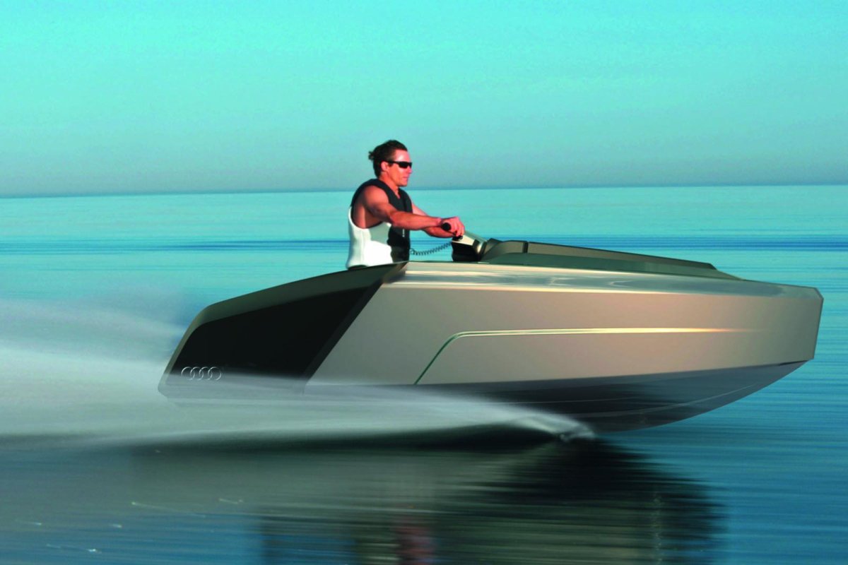 Тримаран лодка