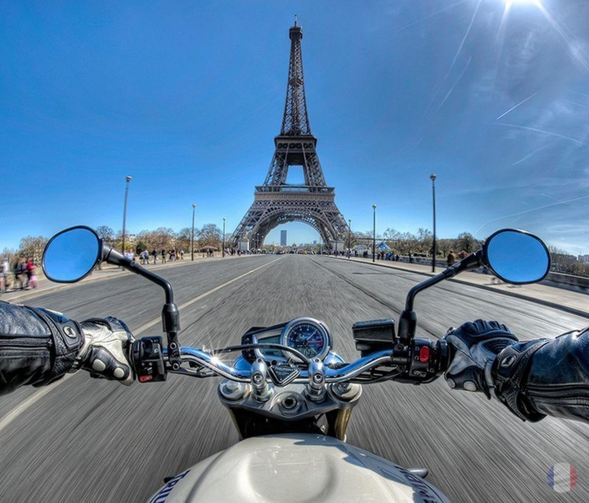 Мотоцикл в Париже