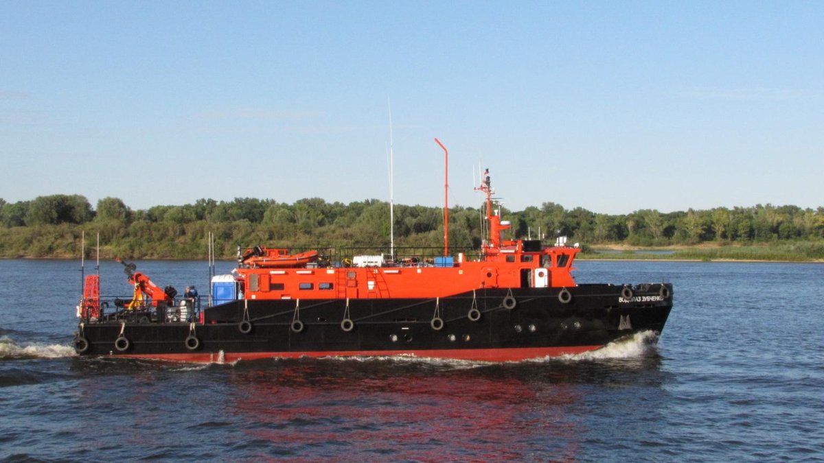 Водолаз Зубченко судно