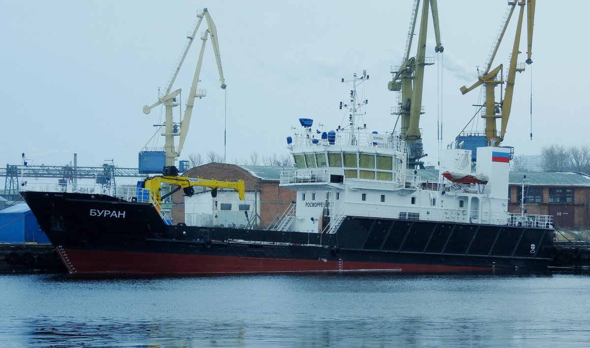 Обстановочное судно Ладожский