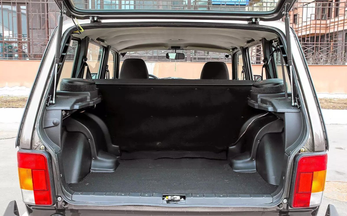 Нива ВАЗ 2131 салон