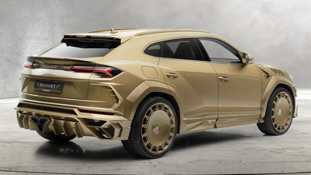 Lamborghini Urus Mansory золотой