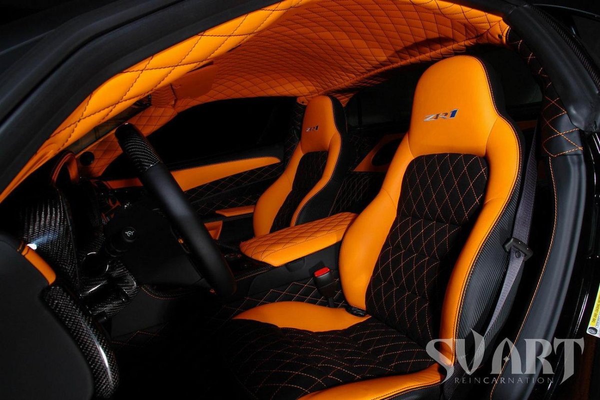 Обивка салона автомобиля