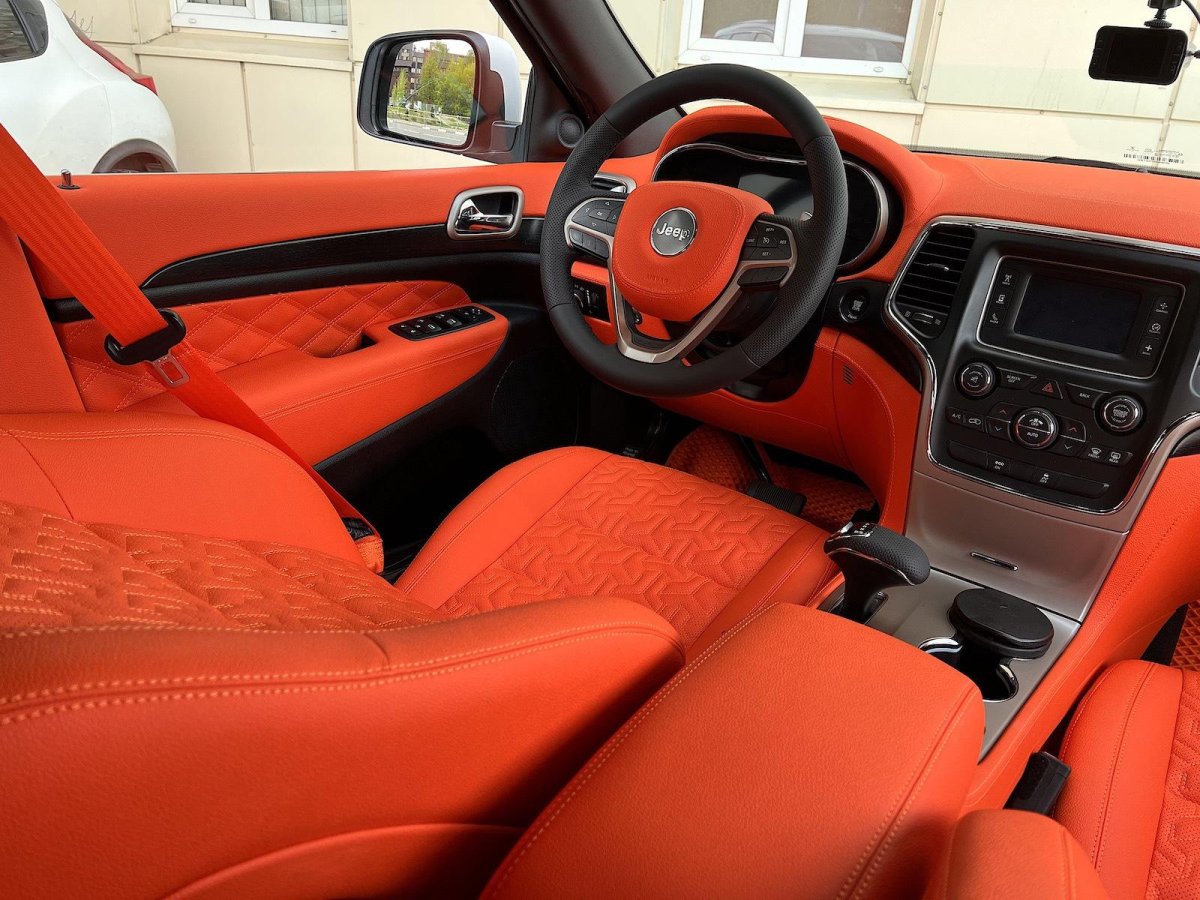 Джип Гранд Чероки 2005 перетяжка салона