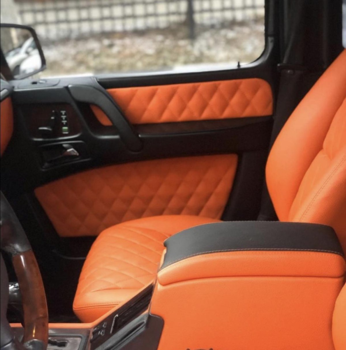 Гелик с оранжевым салоном