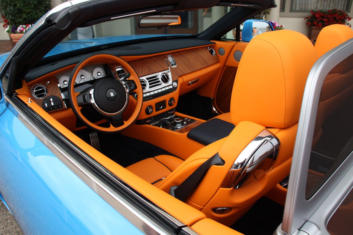 Роллс Ройс оранжевый