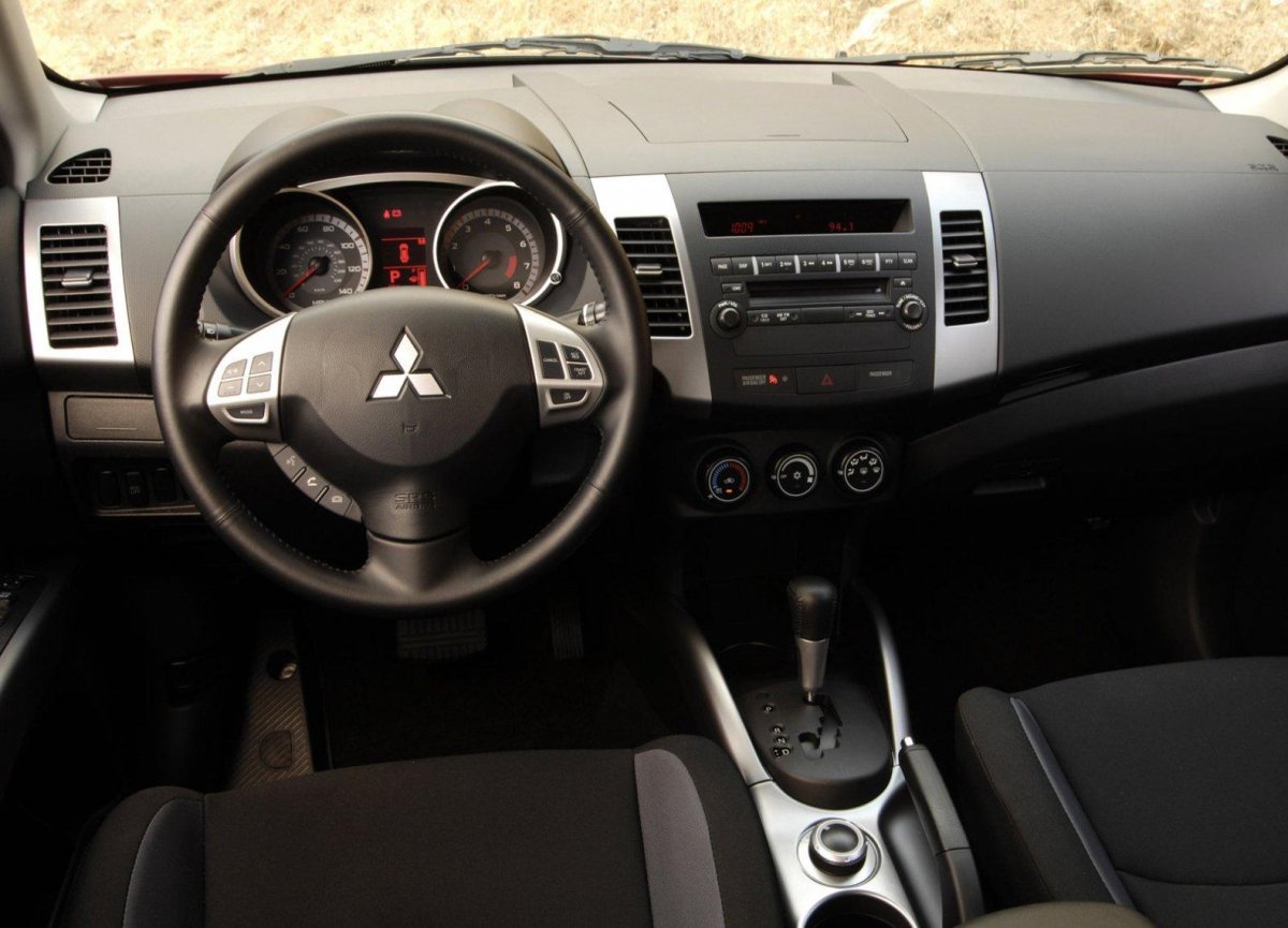 Митсубиси Аутлендер 2008