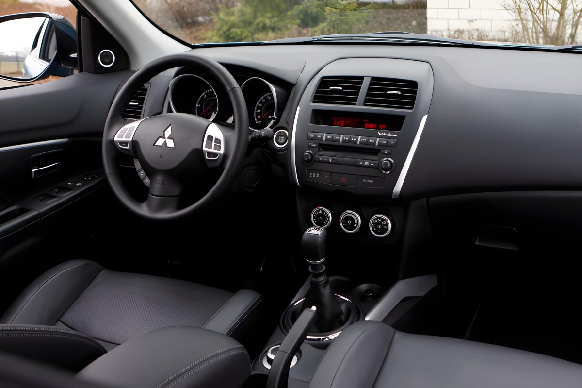 Mitsubishi ASX 2012 салон