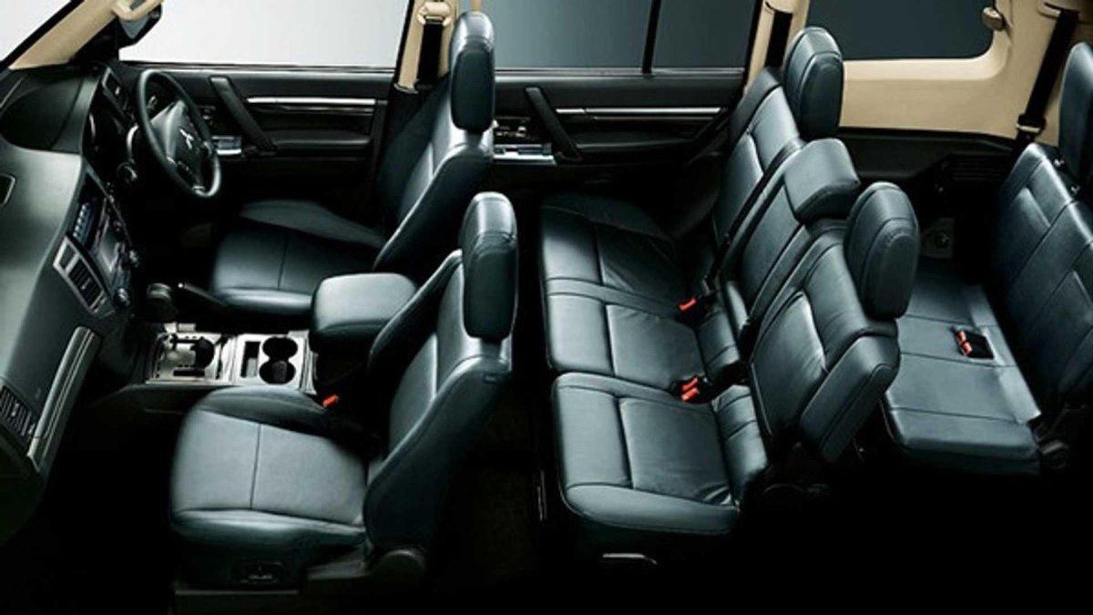 Mitsubishi Pajero 4 салон