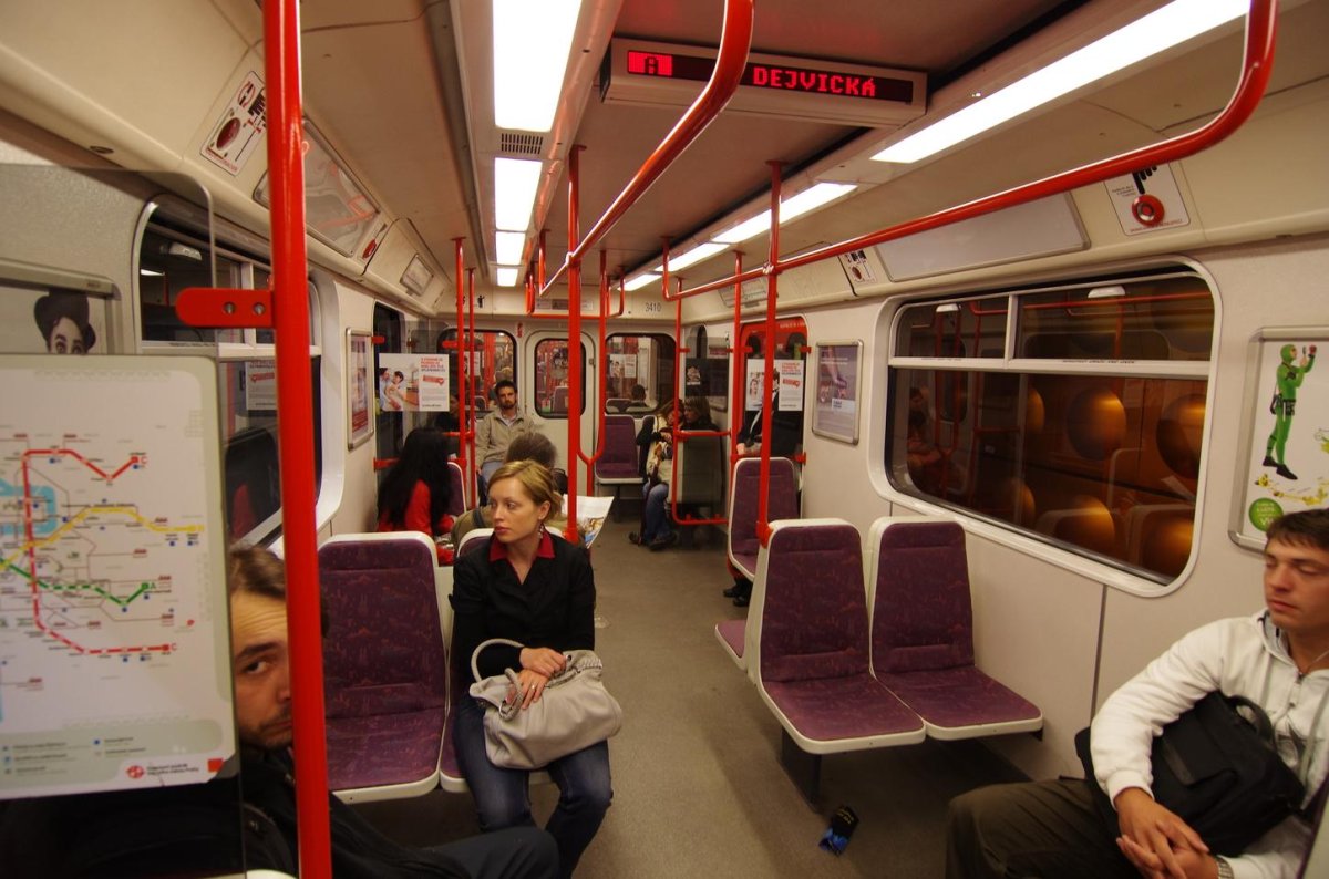 Пражский метрополитен поезда