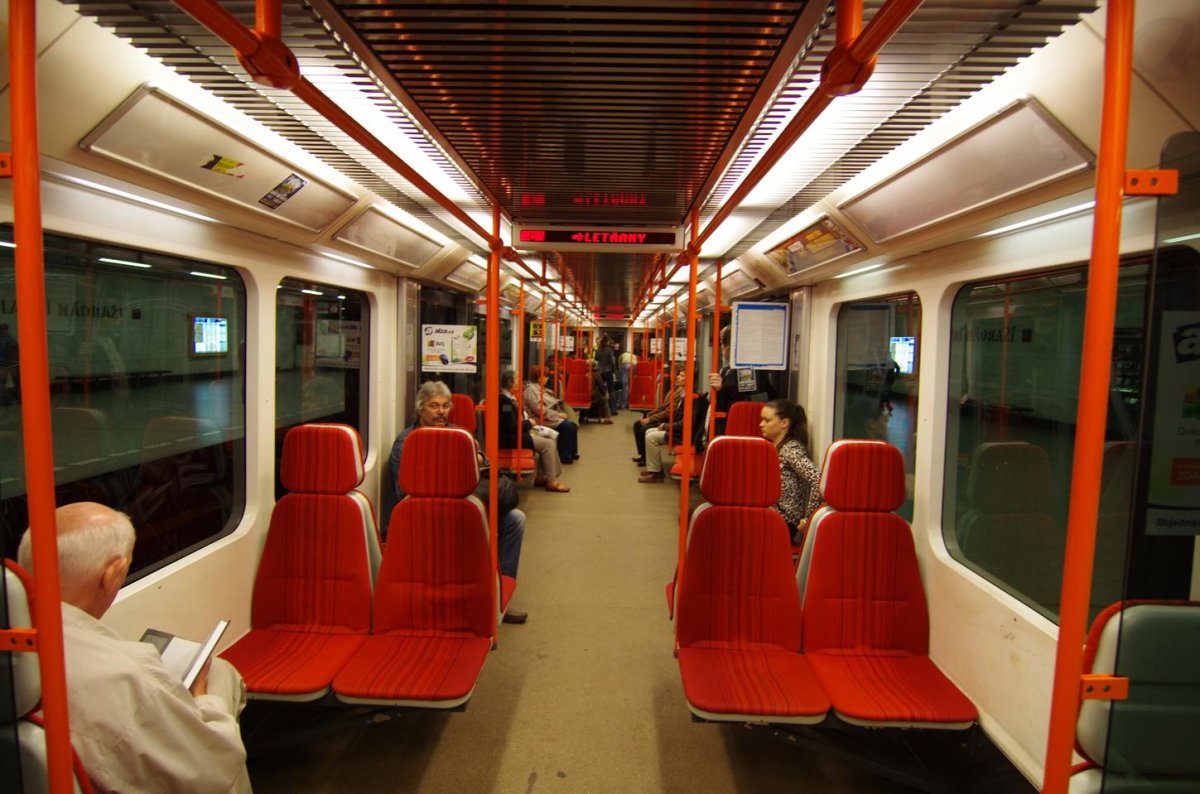 Пражский метрополитен поезда