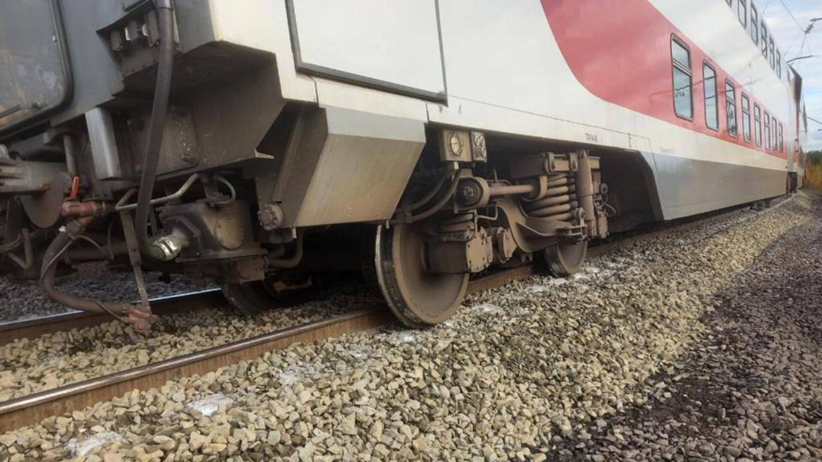 Сход поезда Мурманск Санкт-Петербург