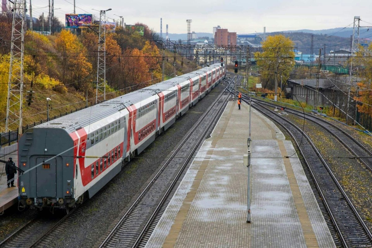 Двухэтажный поезд СПБ Мурманск