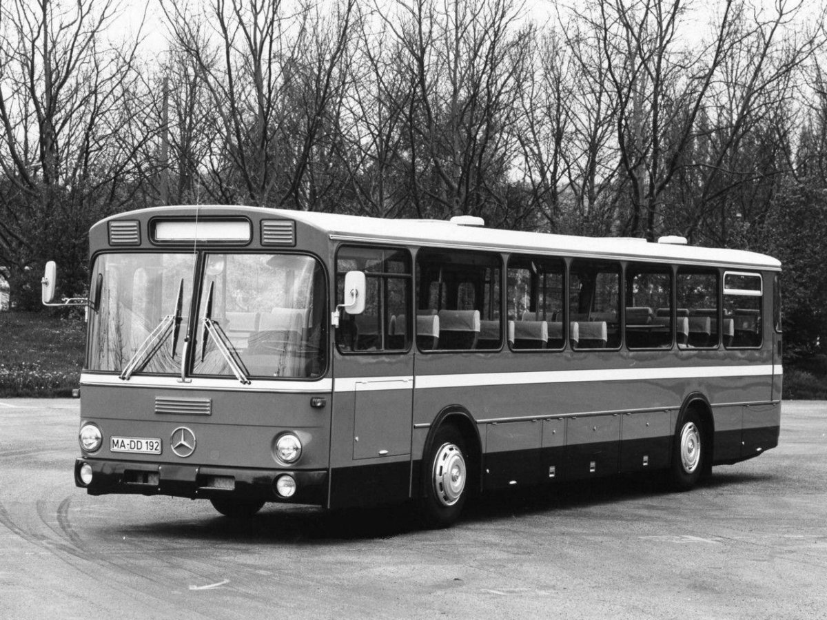 Мерседес Бенц 0305