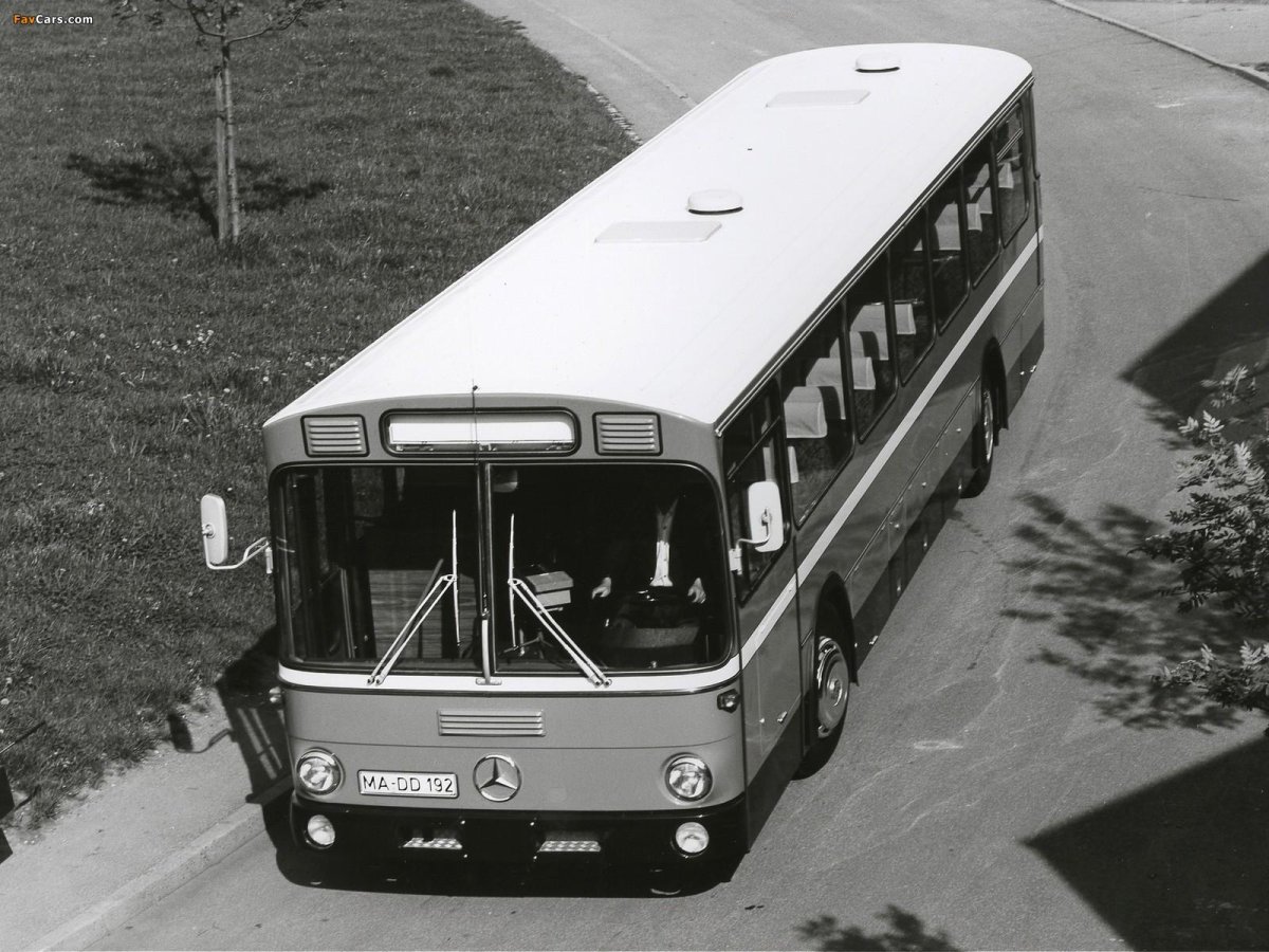 Мерседес Бенц o 307