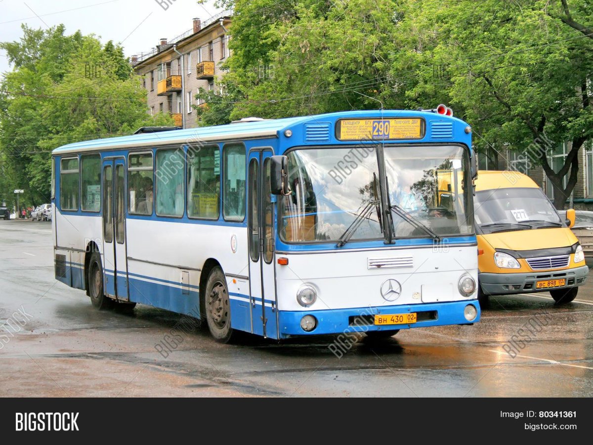 Мерседес Бенц o 307