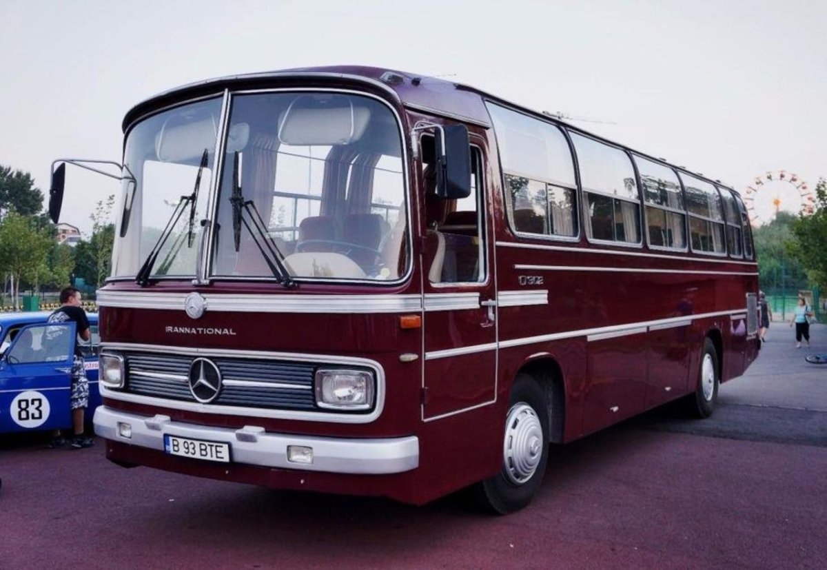 Mercedes-Benz o302