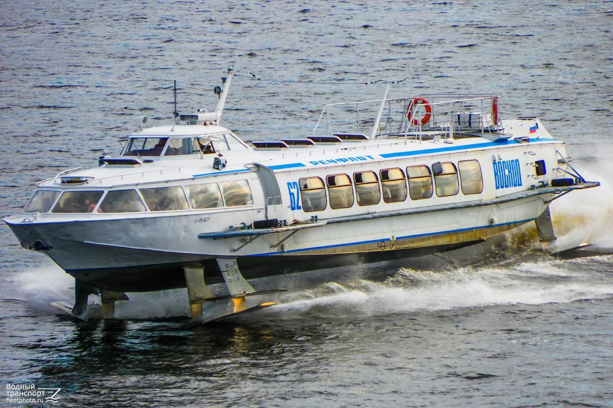 Теплоход Восход 61