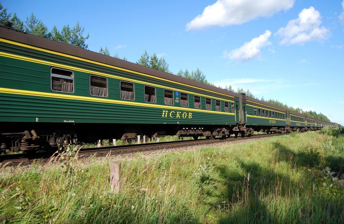 010а фирменный «Псков»