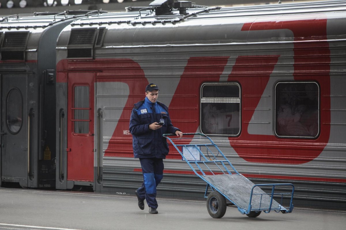 Поезд Вологда-Санкт-Петербург