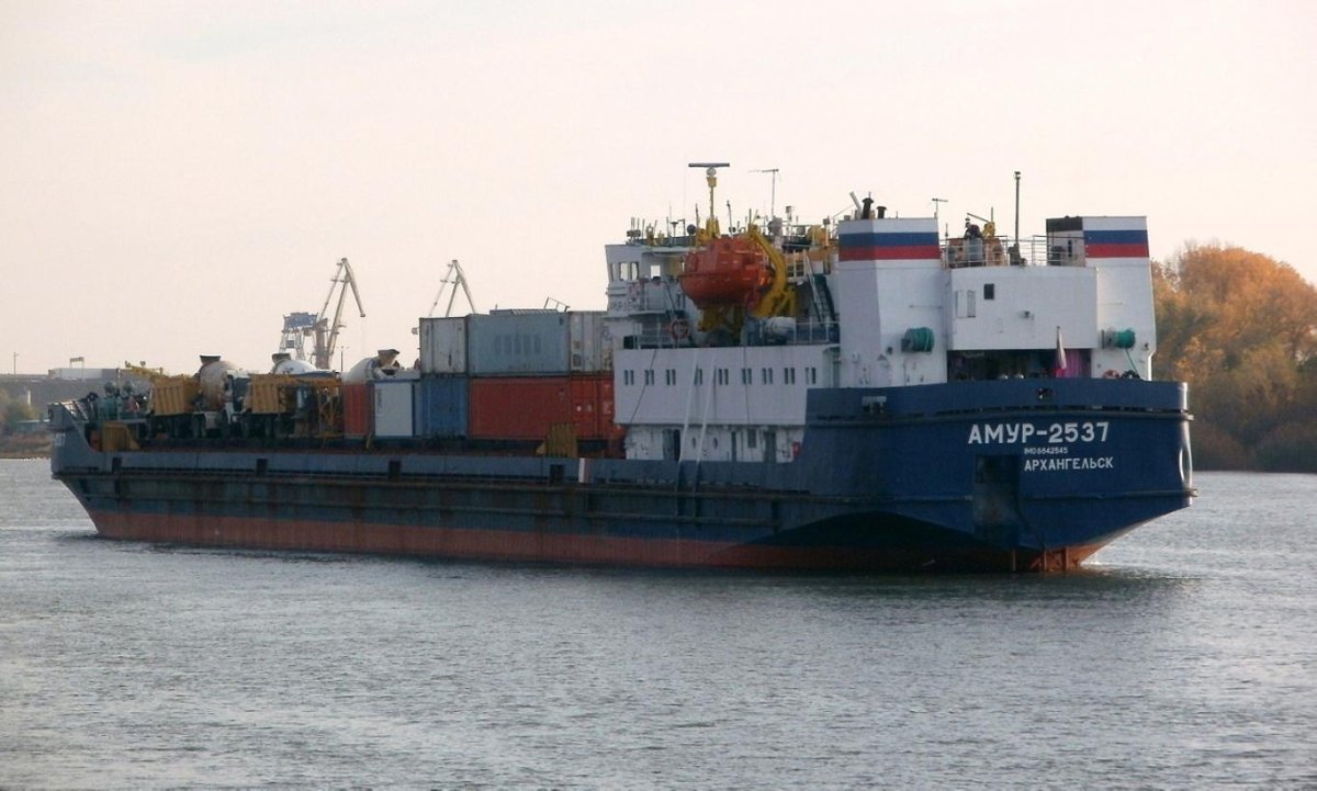 Судно Амур 92-040