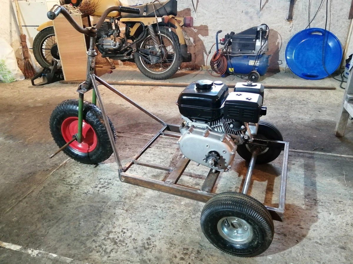 Трицикл с двигателем Лифан