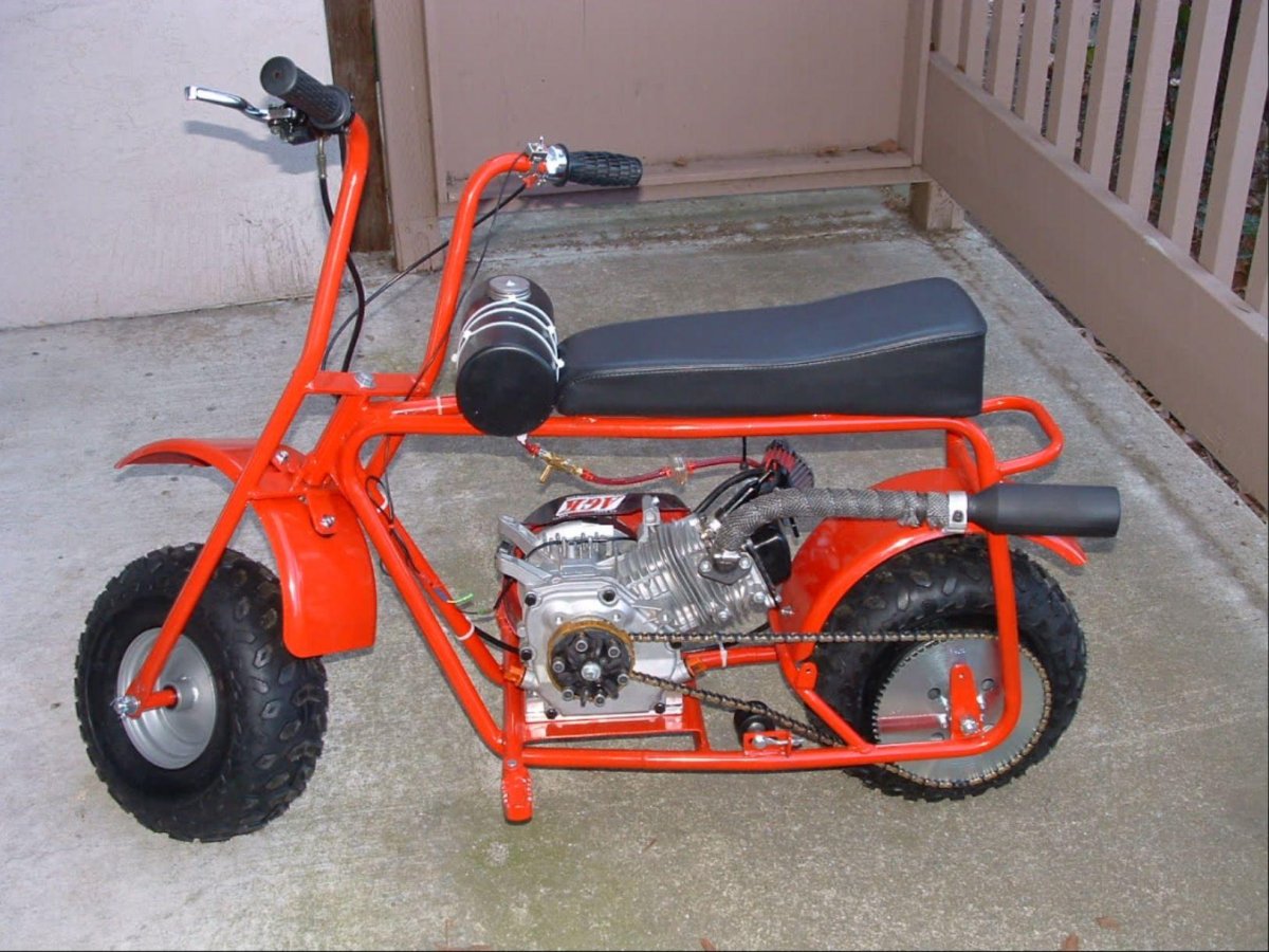 Мини мокик с двигателем Лифан