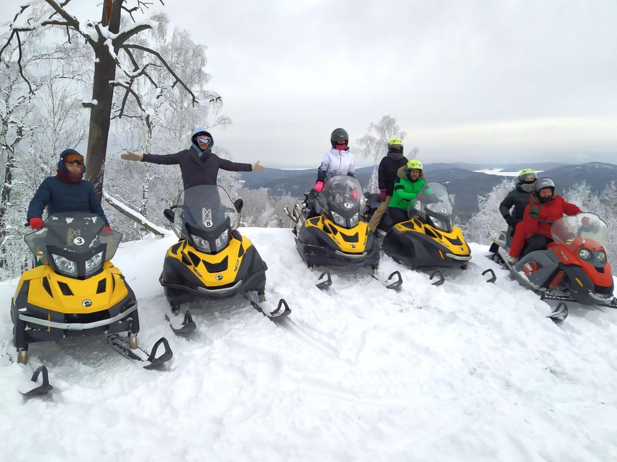 Прогулка на снегоходах