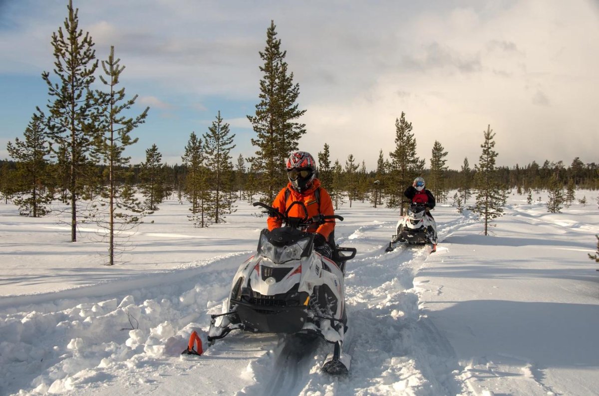 Кольский полуостров зимой на снегоходе