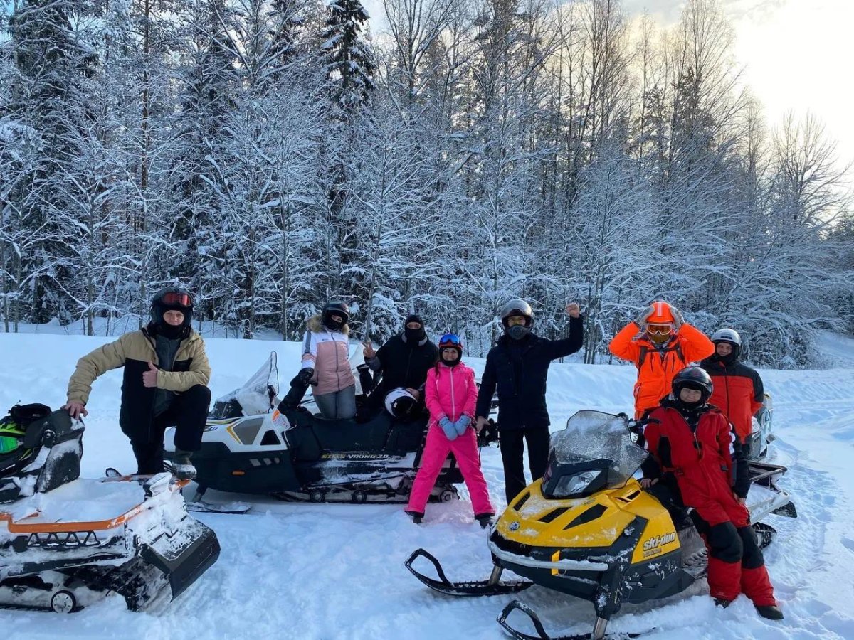 Сафари на снегоходах в Карелии