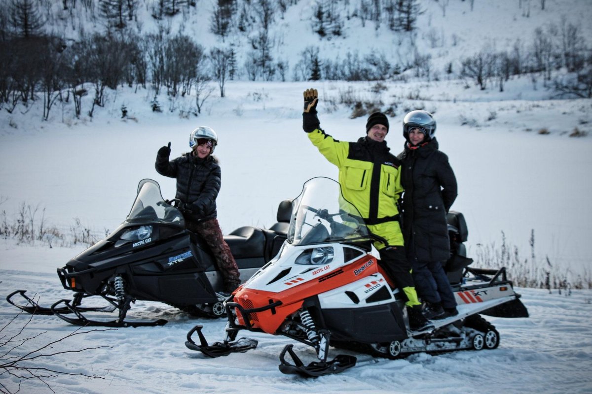 Покататься на снегоходах