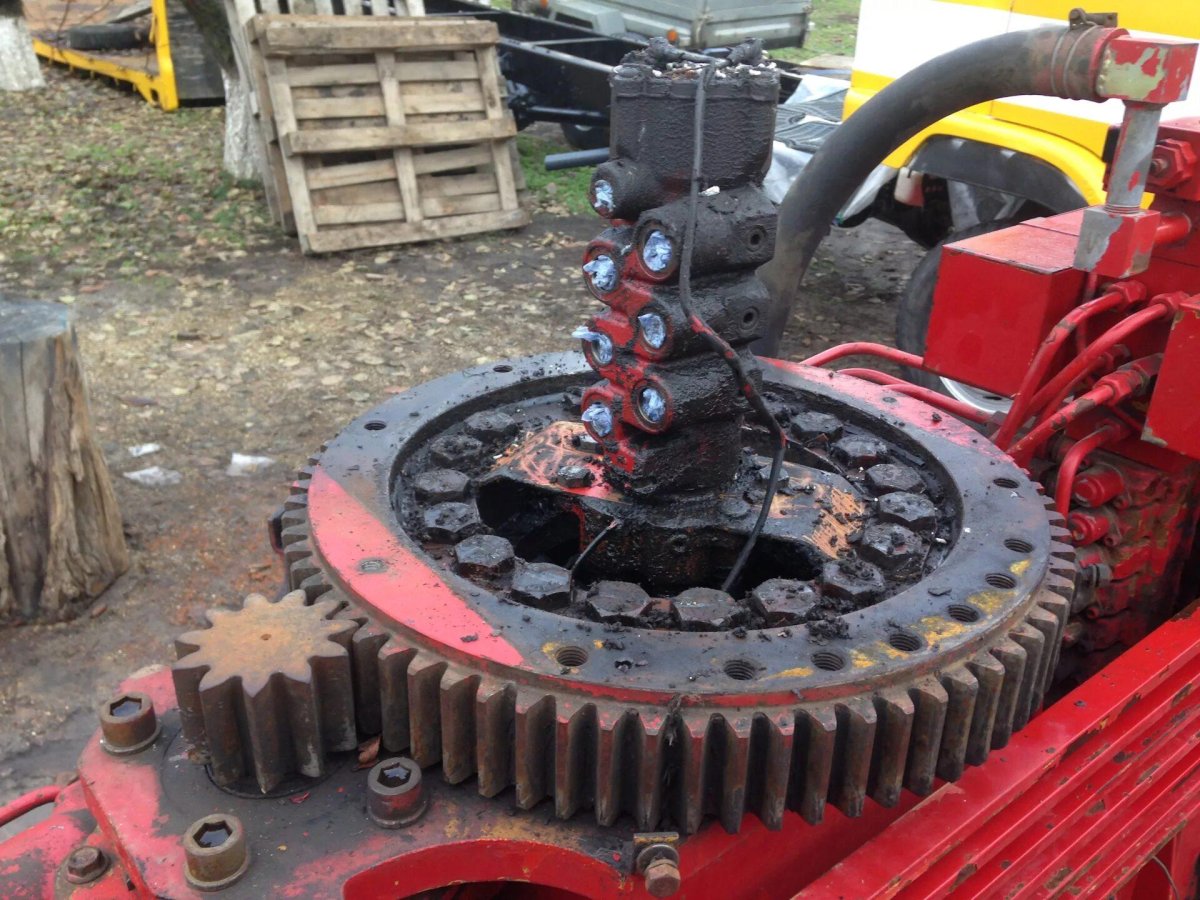 Опорно поворотный подшипник unic 330